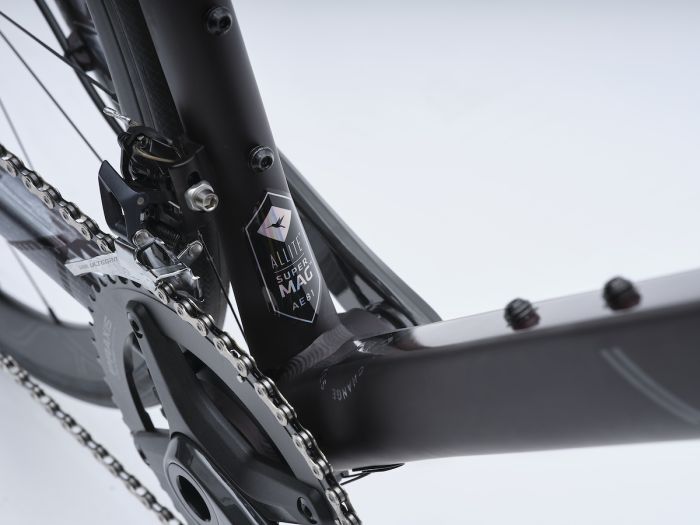 R/1 Ultegra - Black Cherry
